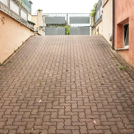 2-bedroom Apt, With Balcony & Aircondition - 50 M From The Apartment